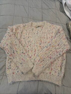 Allora Cozy Speckled Ivory V-Neck Sweater